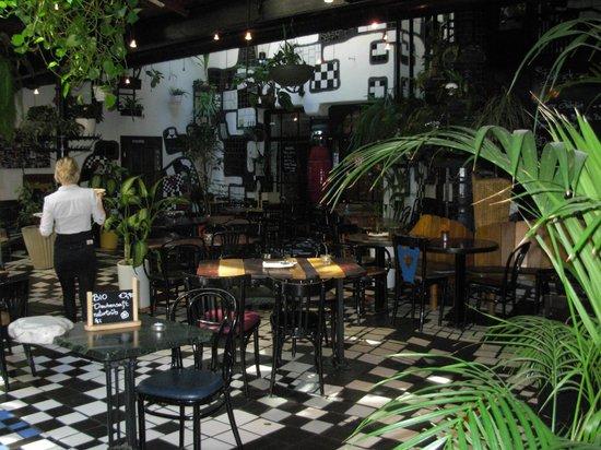 Cafe Restaurant Dunkelbunt